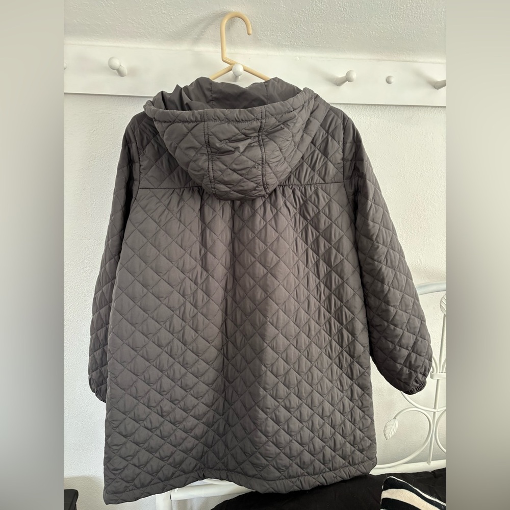 Bernardo Women's Environmentally-Conscious Titan-Grey-Black Quilted Swing Jacket - Picture 4 of 11
